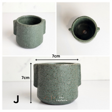 Load image into Gallery viewer, Petit Flowerpots (Series 11)