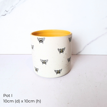 Load image into Gallery viewer, The Leaferie As-is March 25 . 9 items