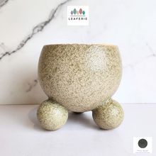 Load image into Gallery viewer, The Leaferie Luka pot with 3 legs. 2 sizes ceramic pot