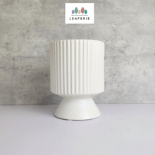 Load image into Gallery viewer, The Leaferie Hedvig white pot. ceramic