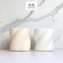 Load image into Gallery viewer, The Leaferie Synnove ceramic planter. 2 colours. front view