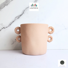 Load image into Gallery viewer, The Leaferie Yairos pot with handle.ceramic material