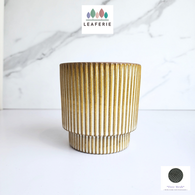 The Leaferie Mercen Beige stripe ceramic pot