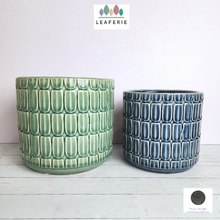 Load image into Gallery viewer, The Leaferie Kinsley flowerpot. 2 colours and size. ceramic material