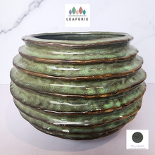Load image into Gallery viewer, The Leaferie Truette flowerpot. green ceramic