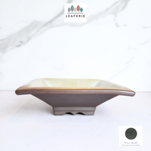 Load image into Gallery viewer, The Leaferie Mobee square shallow pot. ceramic material