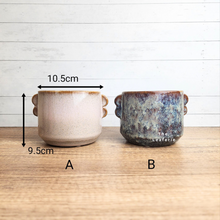 Load image into Gallery viewer, The Leaferie Phirun pot. 2 designs ceramic pot with handle