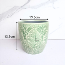 Load image into Gallery viewer, The Leaferie Lewis ceramic pot. 2 colours green and white