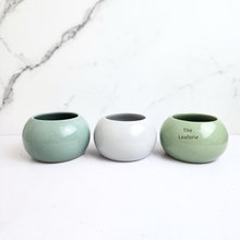 Load image into Gallery viewer, The Leaferie Indira round ceramic pot. 3 colours