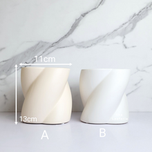 Load image into Gallery viewer, The Leaferie Synnove ceramic planter. 2 colours. front view and size