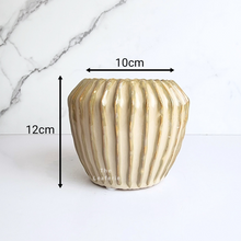 Load image into Gallery viewer, The Leaferie Marius beige flowerpot. ceramic material
