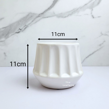 Load image into Gallery viewer, The Leaferie Eirini white ceramic pot.