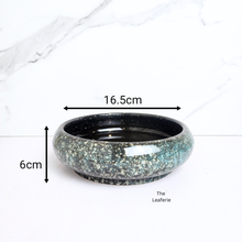 Load image into Gallery viewer, The Leaferie Midnight Shallow black marbled pot.