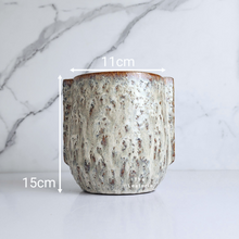 Load image into Gallery viewer, The Leaferie Amal pot. ceramic planter. front view and size