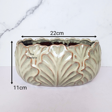 Load image into Gallery viewer, The Leaferie Jokinen Shallow flowerpot.ceramic materia