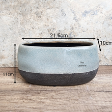 Load image into Gallery viewer, The Leaferie Hubert long flowerpot. ceramic material