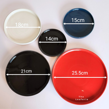 Load image into Gallery viewer, The Leaferie Glossy tray. 4 colours base plate. 5 sizes.