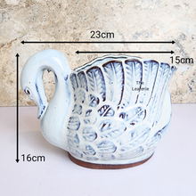Load image into Gallery viewer, The Leaferie Garcon duck pot. ceramic material