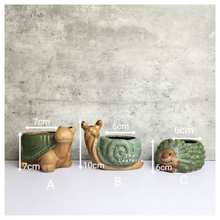 Load image into Gallery viewer, Allie Animal Flowerpots (Series 1)