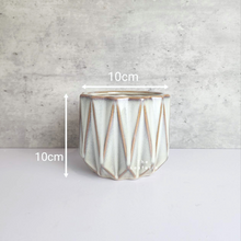 Load image into Gallery viewer, The Leaferie Froja white flowerpot. ceramic pot