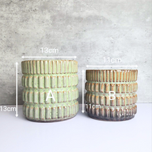 Load image into Gallery viewer, The Leaferie Astrid Flowerpot. ceramic pot . 2 sizes.