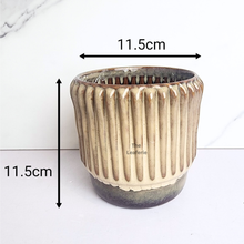 Load image into Gallery viewer, The Leaferie Walker pot. beige ceramic