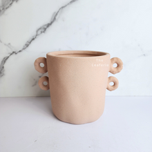 Load image into Gallery viewer, The Leaferie Yairos pot with handle.ceramic material