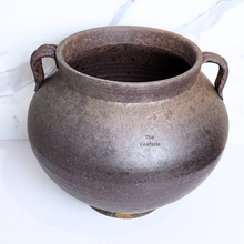 Load image into Gallery viewer, The Leaferie Artemis Flowerpot. Dark colour with gold trims and handle