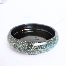 Load image into Gallery viewer, The Leaferie Midnight Shallow black marbled pot.