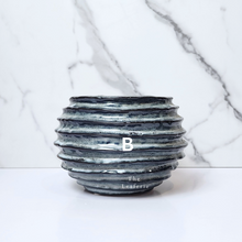 Load image into Gallery viewer, Laurel Flowerpot (3 Colours)