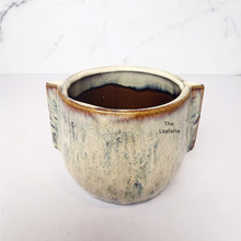 Load image into Gallery viewer, The Leaferie Hana flowerpot. ceramic beige flowerpot