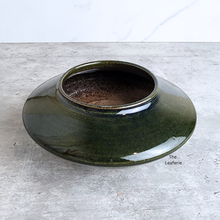 Load image into Gallery viewer, The Leaferie Xyla dark green shallow pot. ceramic material
