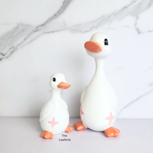 Load image into Gallery viewer, The Leaferie Ollie duck set of 2 ducklings. Material Resin.