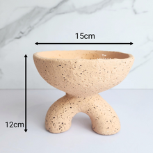 Load image into Gallery viewer, The Leaferie Gokcen 2 legged cement planter. no drainage hole