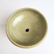 Load image into Gallery viewer, The Leaferie Jaxon Flowerpot. ceramic fruit bowl pot
