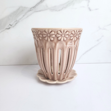 Load image into Gallery viewer, The Leaferie Leia orchid pot with tray. 2 colours green and red.