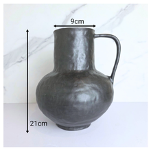 Load image into Gallery viewer, Kuro Flowerpot (Leaferie Signature)