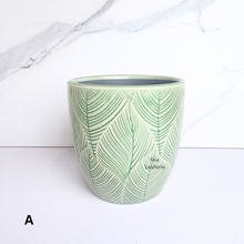 Load image into Gallery viewer, The Leaferie Lewis ceramic pot. 2 colours green and white