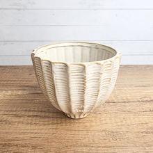 Load image into Gallery viewer, The Leaferie Tho Beige ceramic Pot.