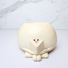 Load image into Gallery viewer, The Leaferie Nara resin flowerpot.