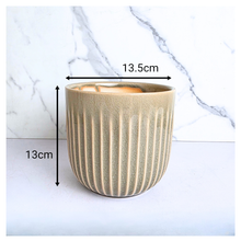 Load image into Gallery viewer, Leaferie Palma beige ceramic flowerpot