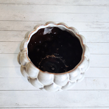 Load image into Gallery viewer, The Leaferie Nani ceramic pot. 2 colours. grey and green. top view of pot A