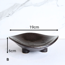 Load image into Gallery viewer, The Leaferie Sabi Flowerpot. 2 sizes tray