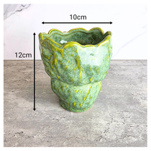Load image into Gallery viewer, Clover flowerpot. green colour ceramic pot. the Leaferie