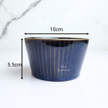 Load image into Gallery viewer, The Leaferie Zaira glossy ceramic blue tray