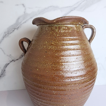 Load image into Gallery viewer, The Leaferie Amadi big Flowerpot. ceramic material