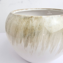 Load image into Gallery viewer, The Leaferie Hanae ceramic pot