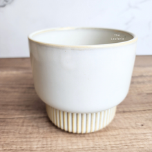 Load image into Gallery viewer, The Leaferie Evan White pot. ceramic material
