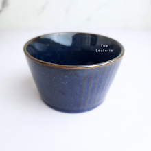 Load image into Gallery viewer, The Leaferie Zaira glossy ceramic blue tray