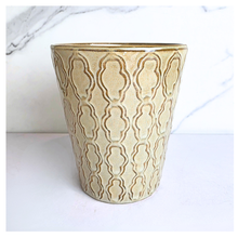 Load image into Gallery viewer, Vionna Flowerpot